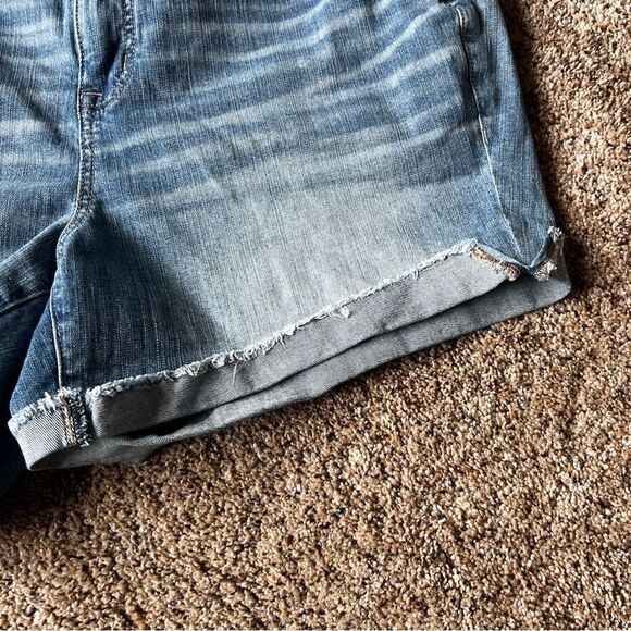 Torrid Stretch High Waist Cuffed Frayed Denim Jean Shorts Size 20 - Picture 4 of 7